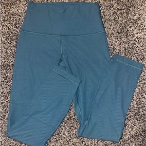 Lululemon Ribbed 25’ Leggings Size 4